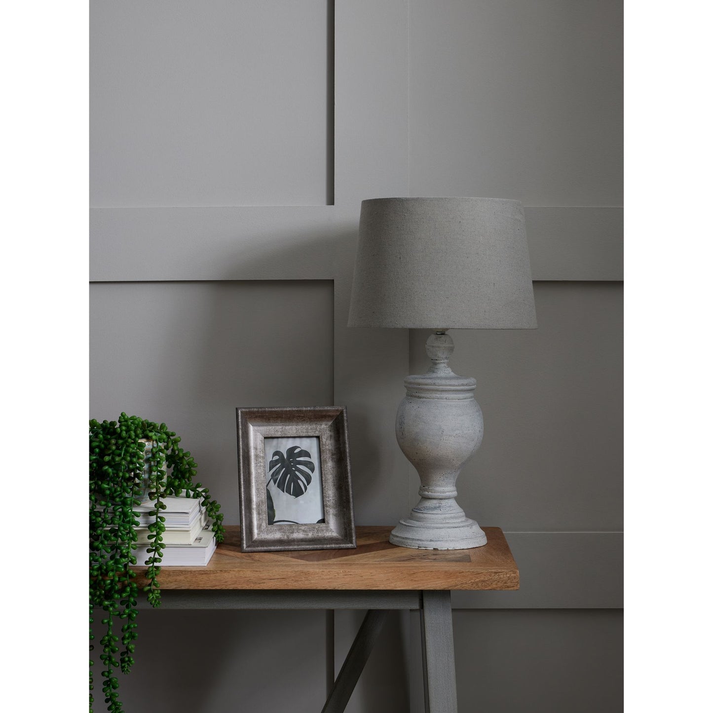 Uthina Table Lamp