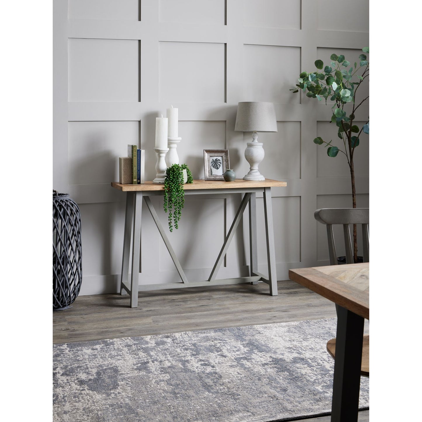 Uthina Table Lamp