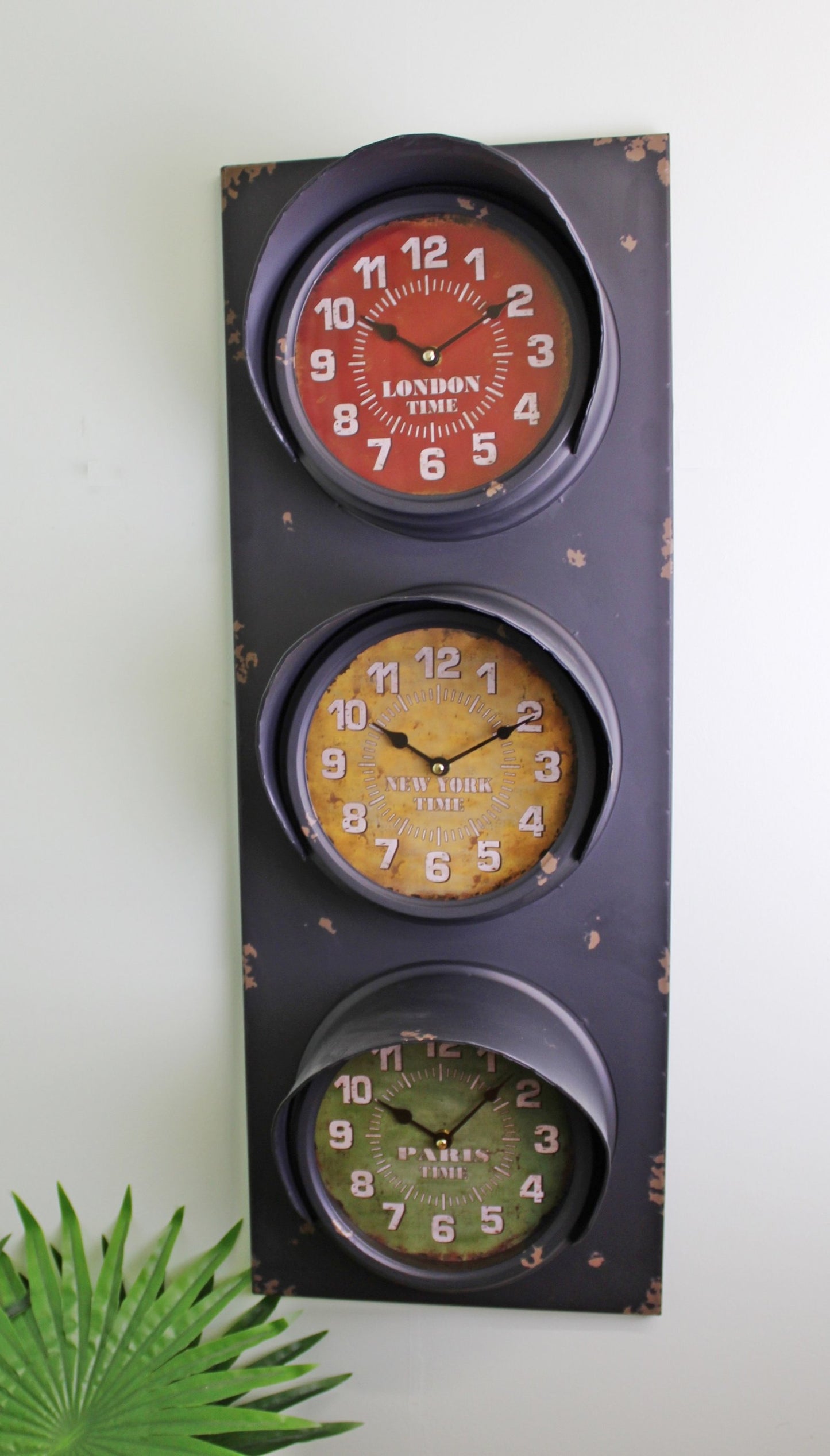 Vintage Style Traffic Light Clock, 83cm