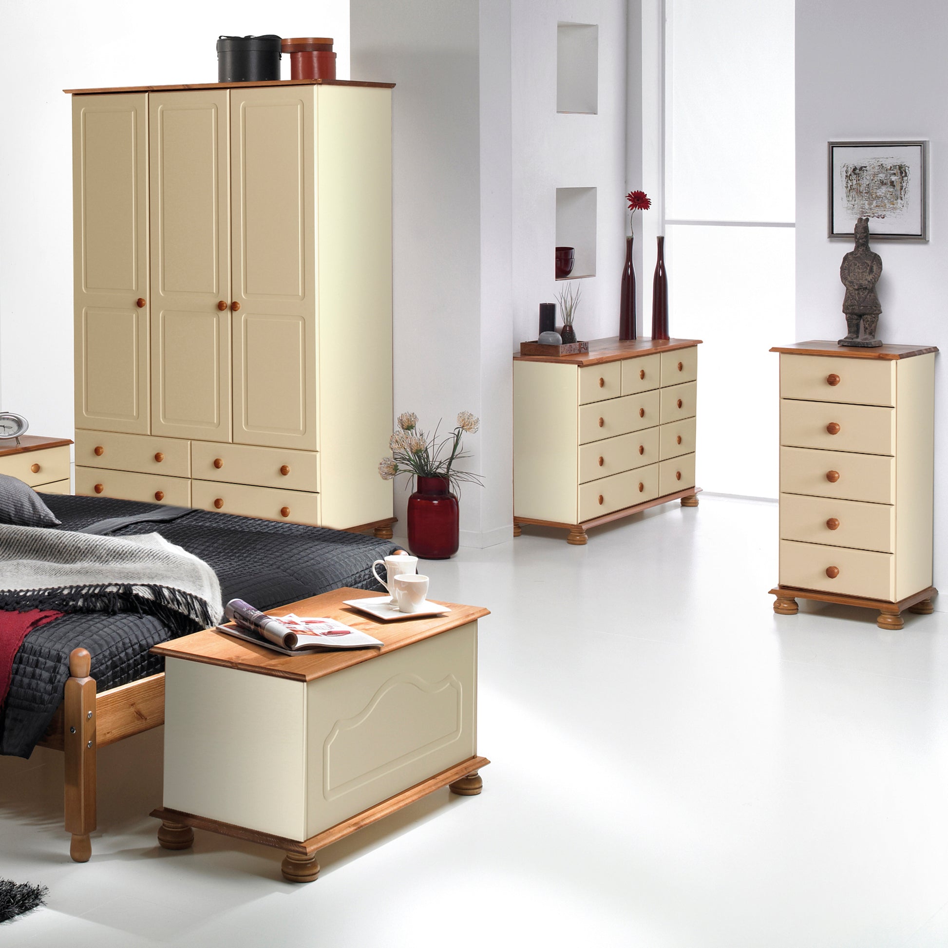 Copenhagen  Single Dressing Table in Cream/Pine