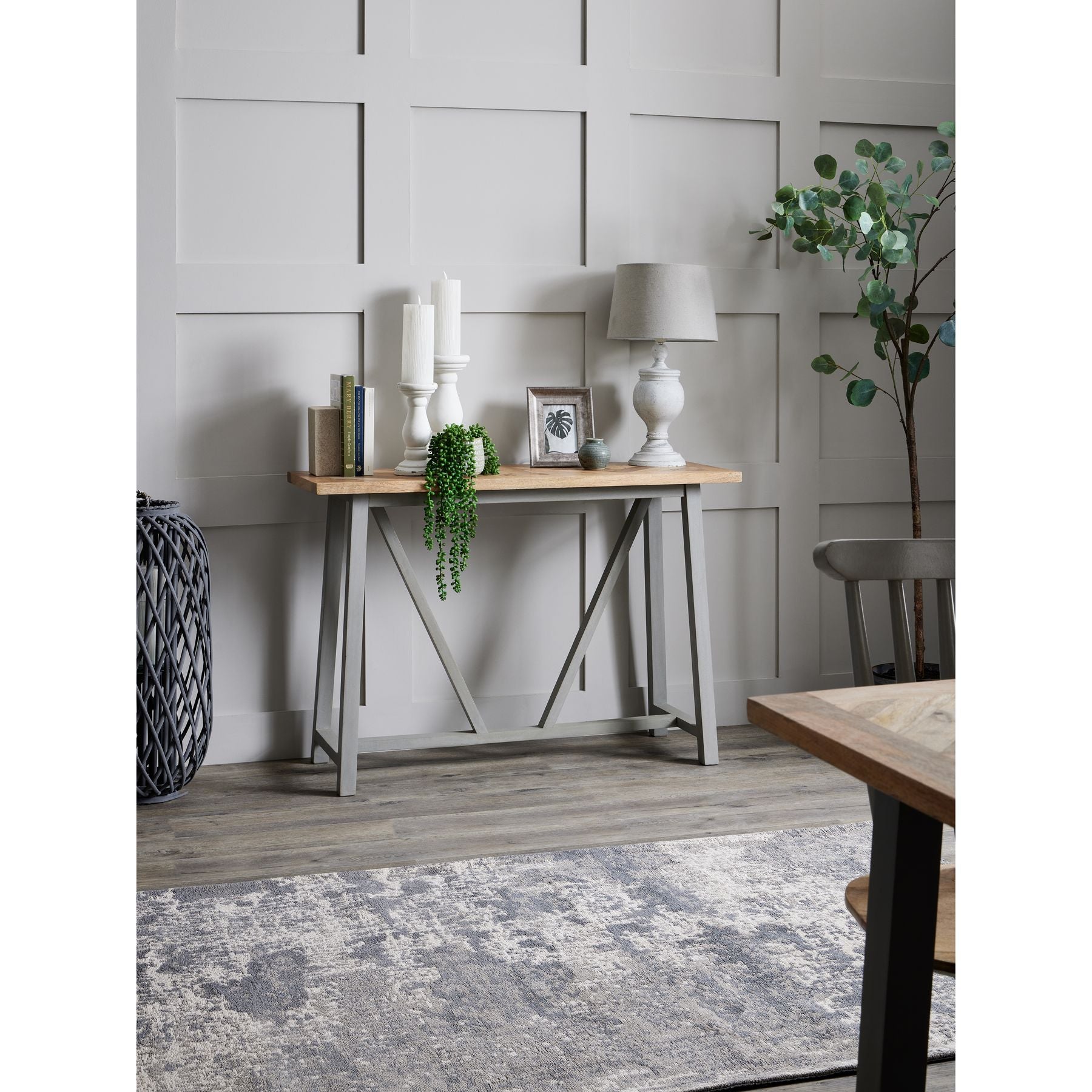 Uthina Table Lamp