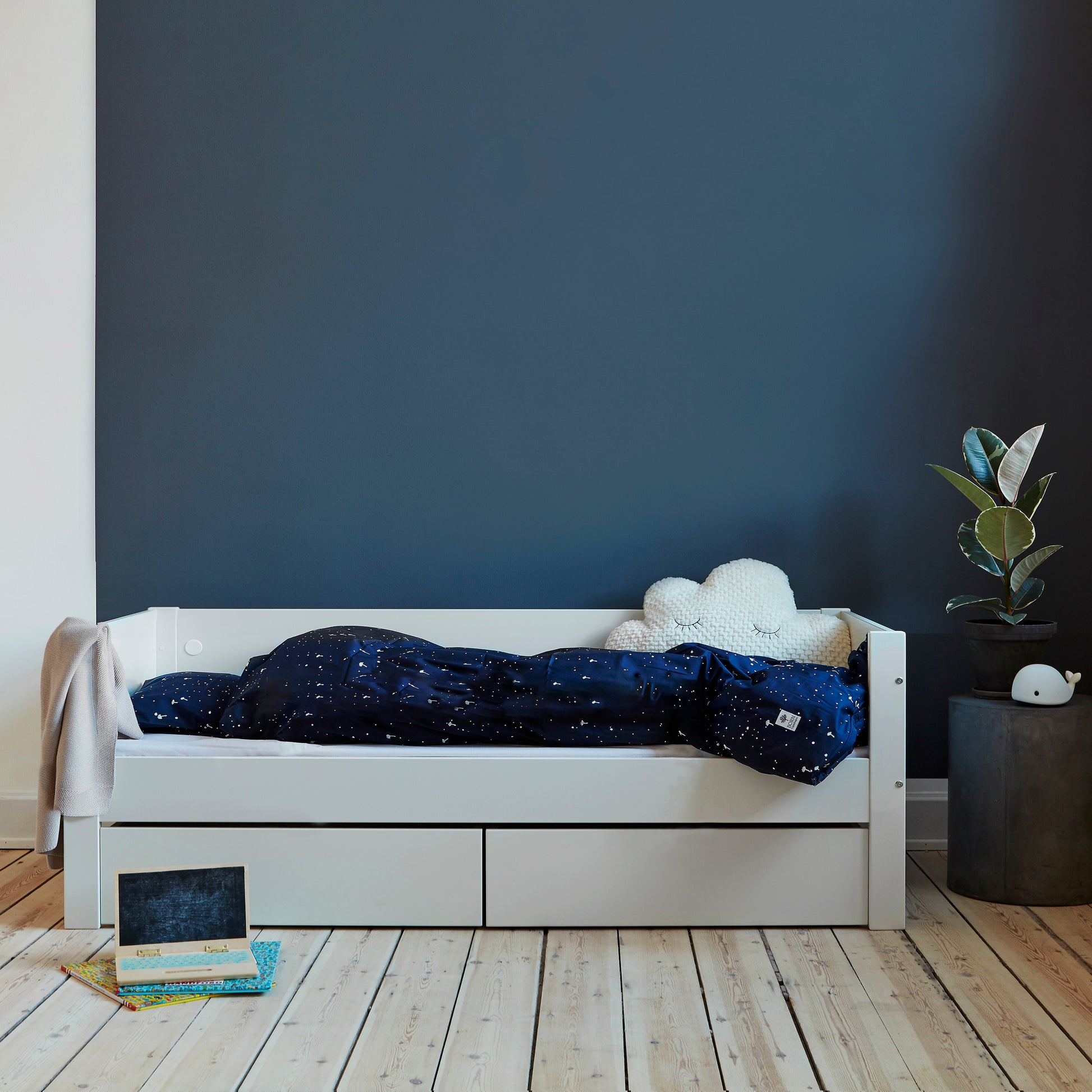 Huxie  White Day Bed