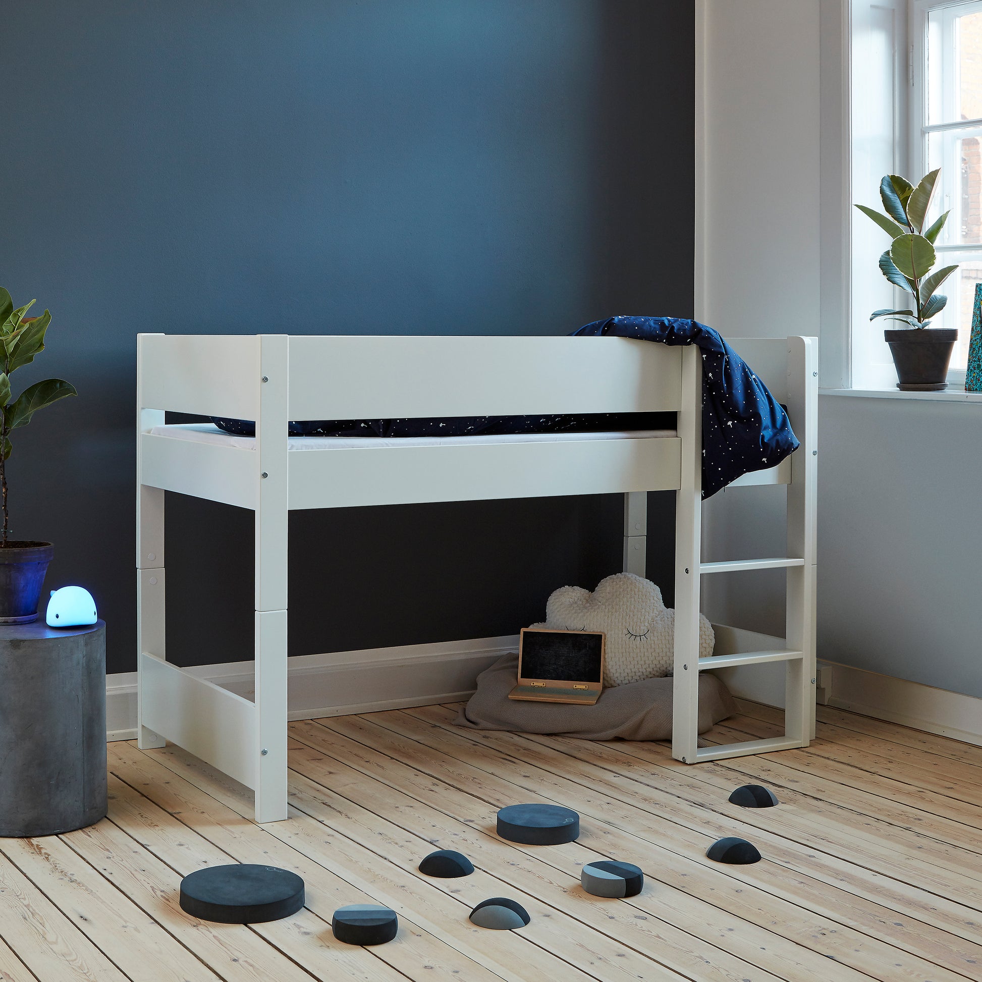 Huxie  White Mid Sleeper with Safety Rail in White